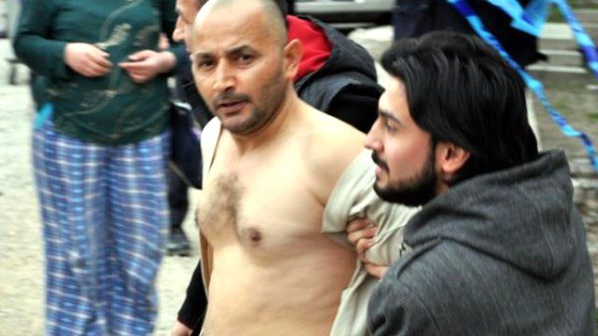 Kız Kardeşlerini ve Kendisini Eve Kilitledi