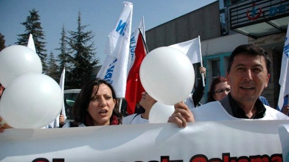 Sağlıkçılar Eylem İçin Vatandaşlardan Destek İstedi