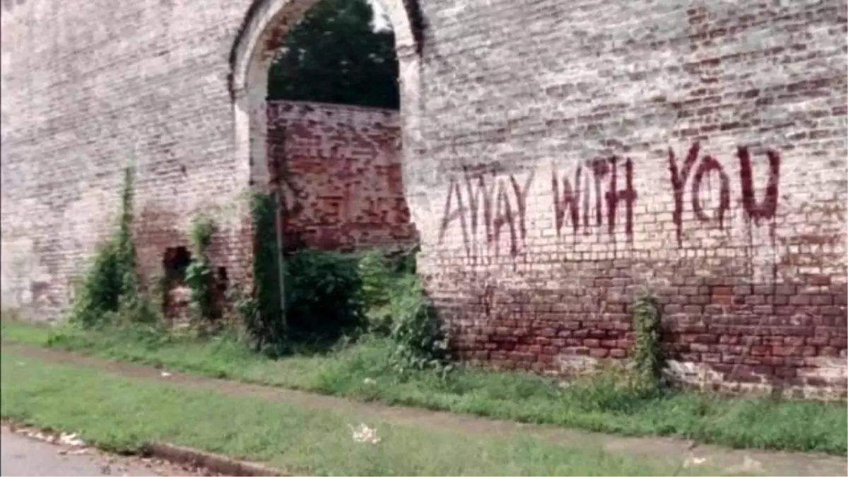 Sahibinden Gizemli Şehir, Zombiler Dahil Değil