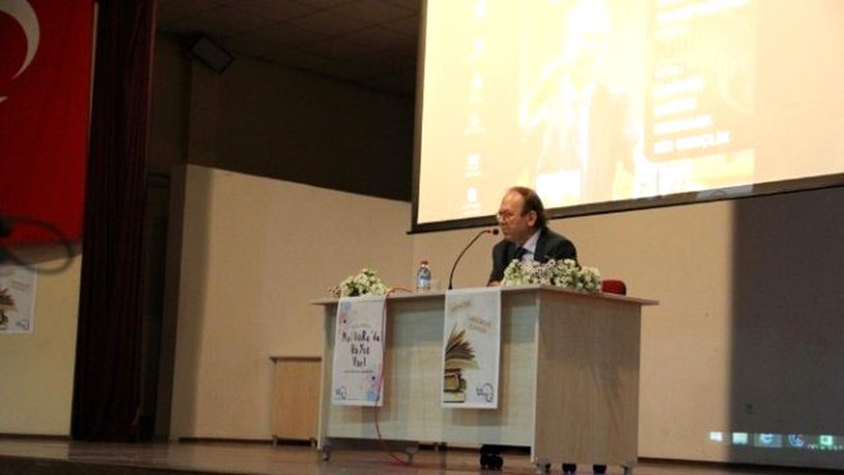 Saü\'de "Çağrısı Çağını Kuracak Bir Gençlik" İsimli Konferans Düzenlendi