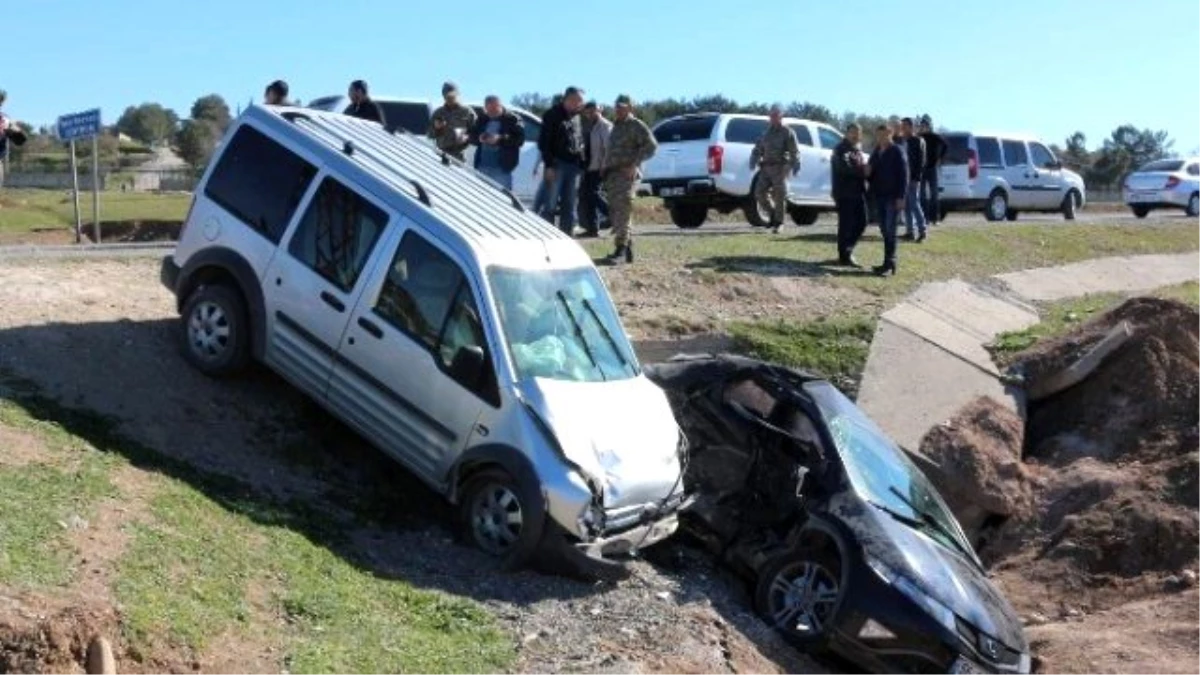 Siirt\'te Trafik Kazası: 2 Yaralı