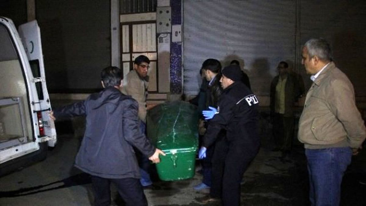 Gaziantep\'te Balkondan Düşen Kadın Hayatını Kaybetti