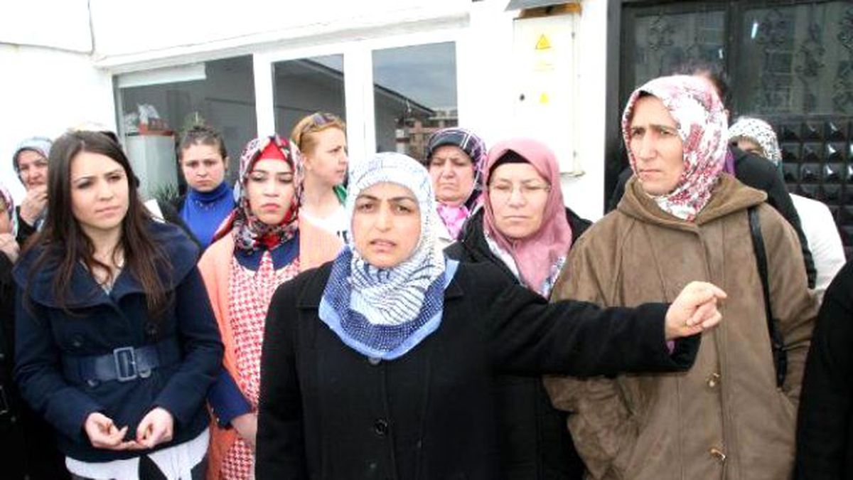 Tekstil İşçileri Fabrikada Gece Gündüz Nöbet Tutuyor