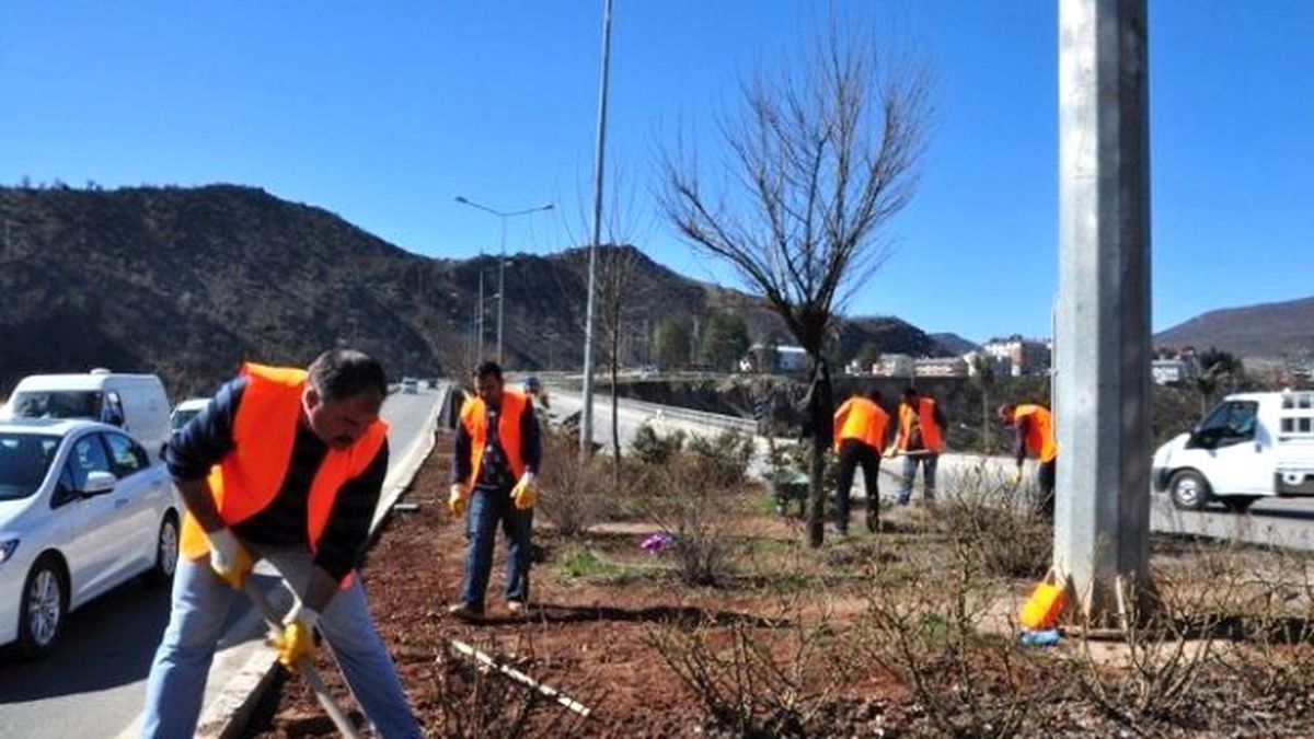 Tunceli\'de Park ve Refüjlerde Temizlik Çalışması