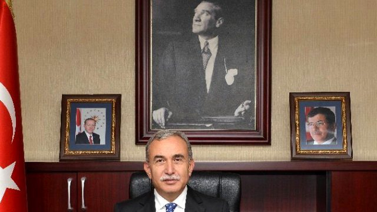 Vali Büyük: "İstiklal Marşı, Milletimizin Yazdığı Kahramanlık Destanıdır"