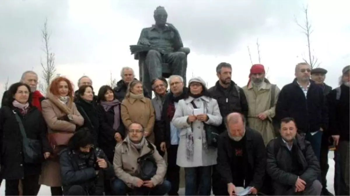 Yaşar Kemal\'ın Heykeli Yeni Yerine Taşındı