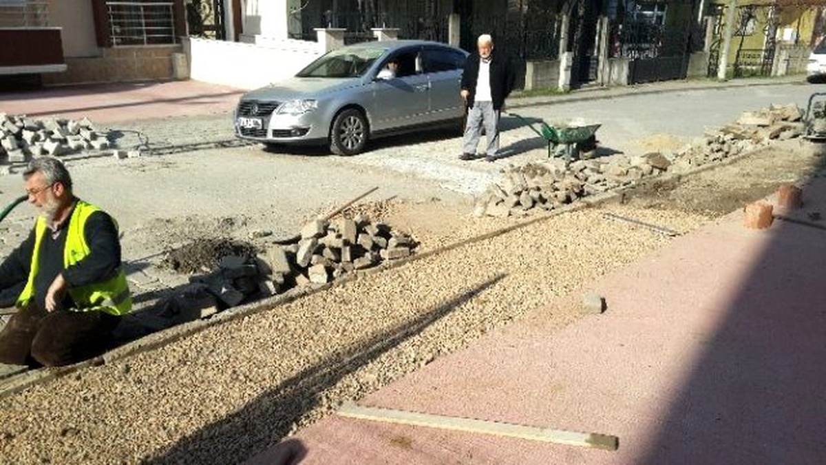 Yenişehir Mahallesi\'nde Parkeler Tamir Edildi