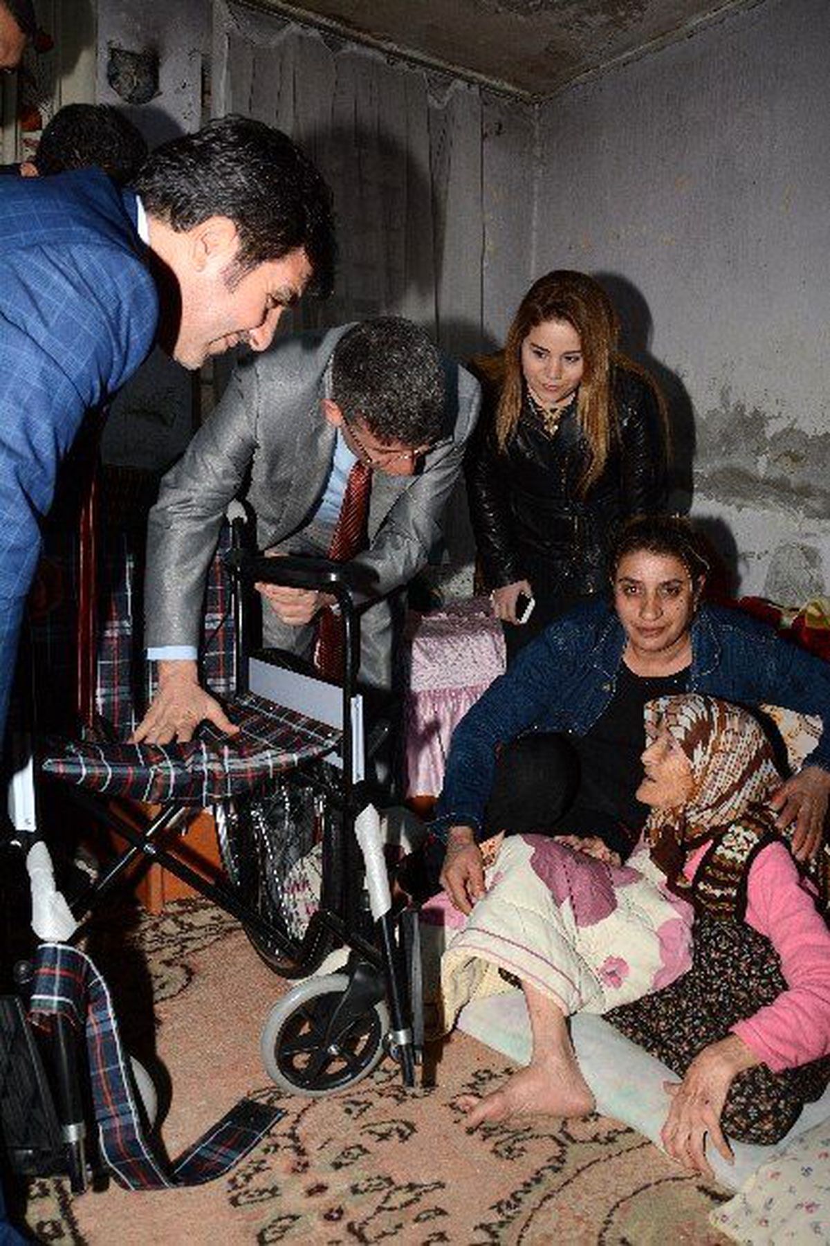 AK Parti Adana Başkanı Yeni, 90 Yaşındaki Dudu Birkal\'ı Ziyaret Etti