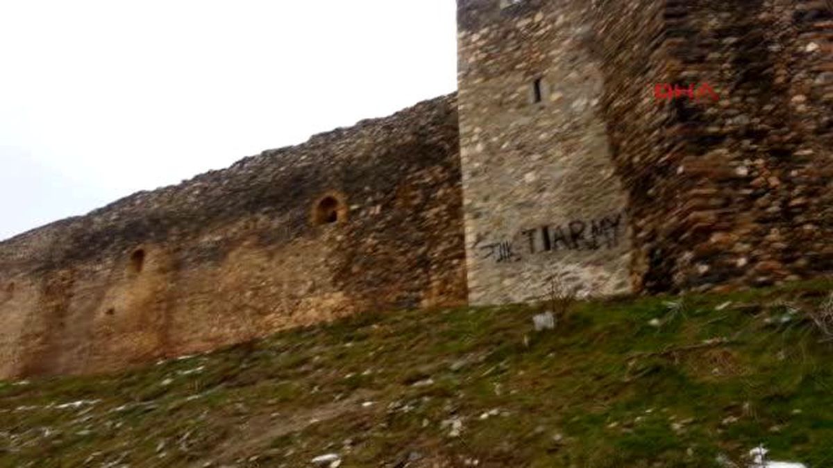 Abd?nin Kosova?da Onardığı Osmanlı Kalesi Yıkıldı