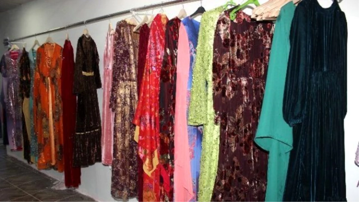 Ağrı Belediyesi Kadın Yöresel Kıyafet Dikim Evi Açıldı