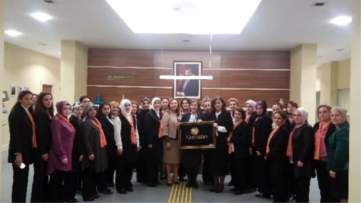 AK Parti Bartın Kadın Kolları Genel Merkezi Ziyaret Etti