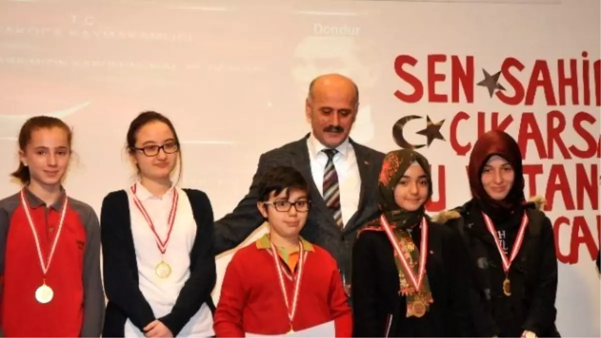 Akçakoca\'da Mehmet Akif Ersoy Hayır ve Dualarla Anıldı