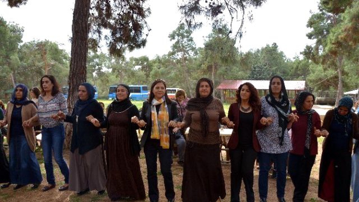 Akdeniz Belediyesi\'nden Kadın Çalışanlarına Kır Eğlencesi