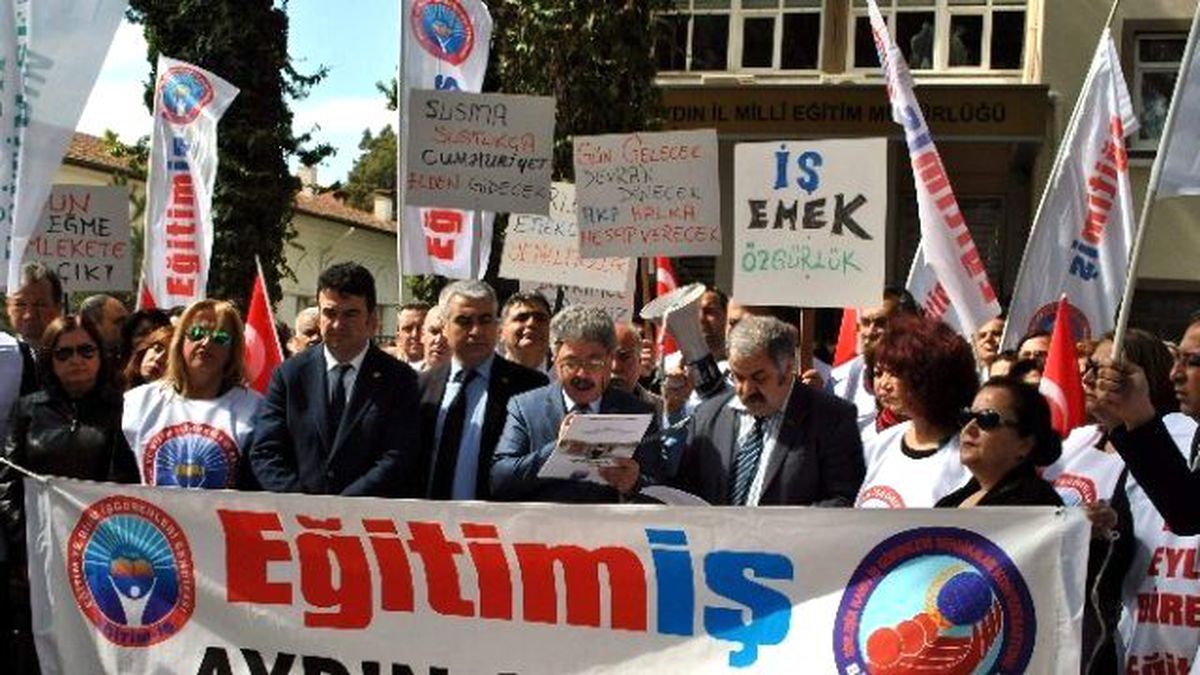 Aydın\'da Eğitimcilerden \'Haksız Görevlendirme\' Eylemi