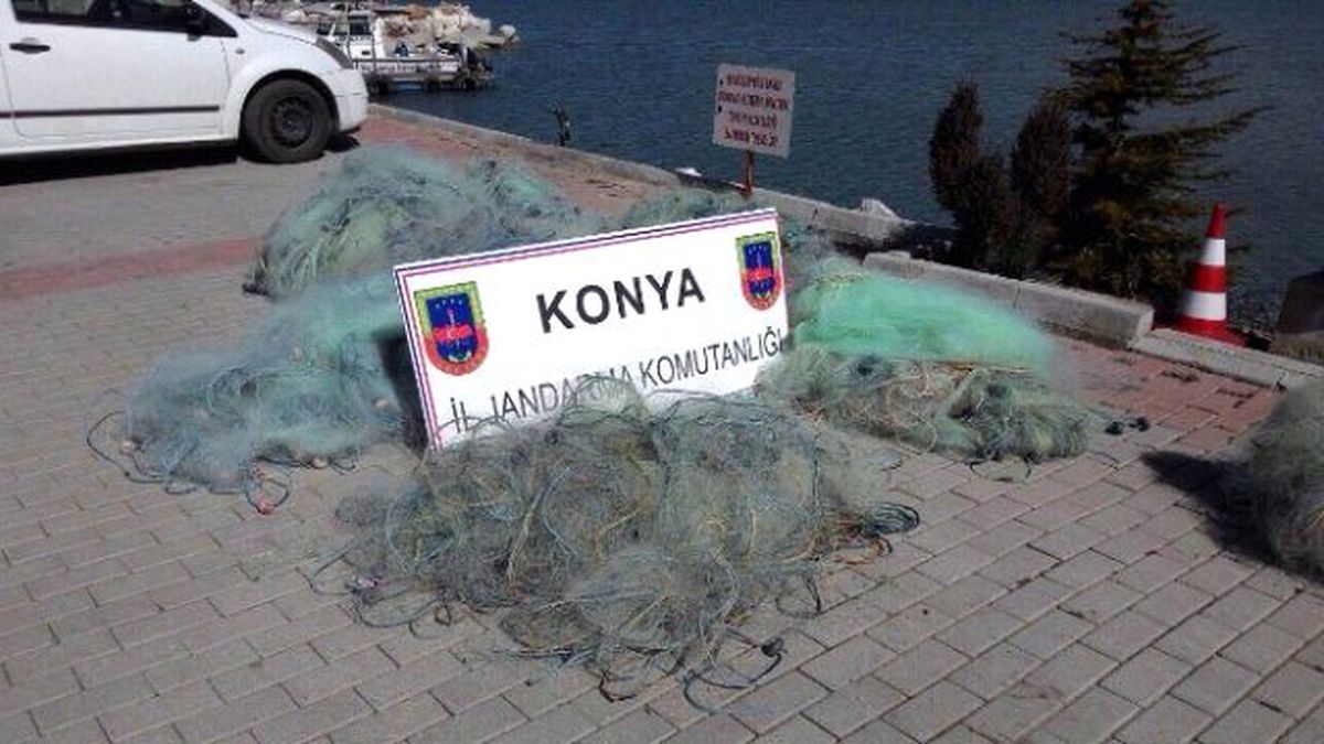 Beyşehir Gölü\'nde 2 Bin 500 Metre Misina Ağ Ele Geçirildi
