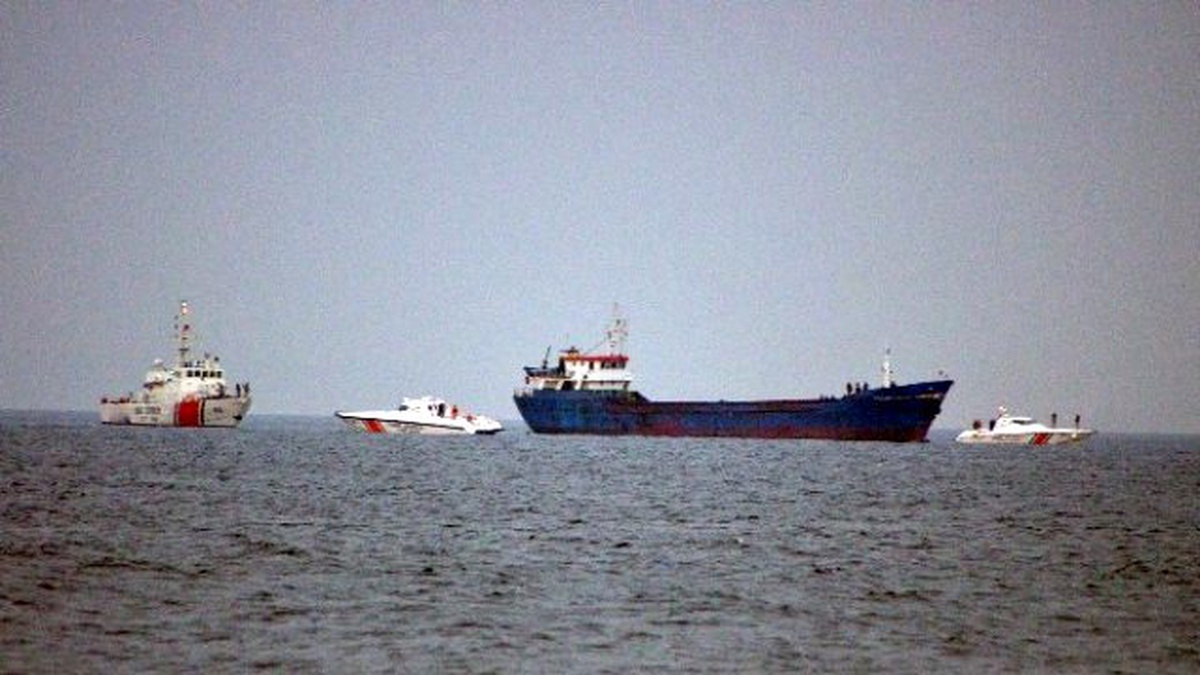 Çanakkale Boğazı\'nda Hareketli Dakikalar