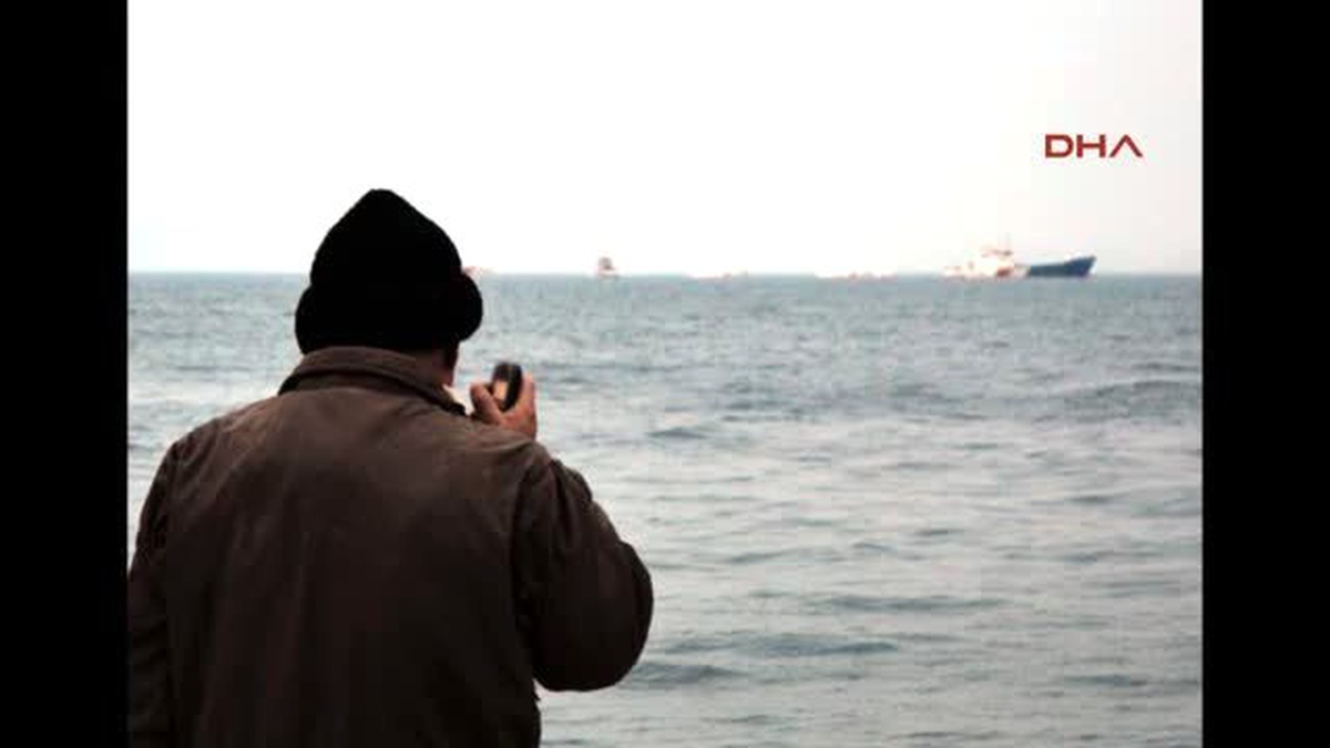 Çanakkale Boğazı\'nda \'Mülteci Gemisi\' ile Kovalamaca