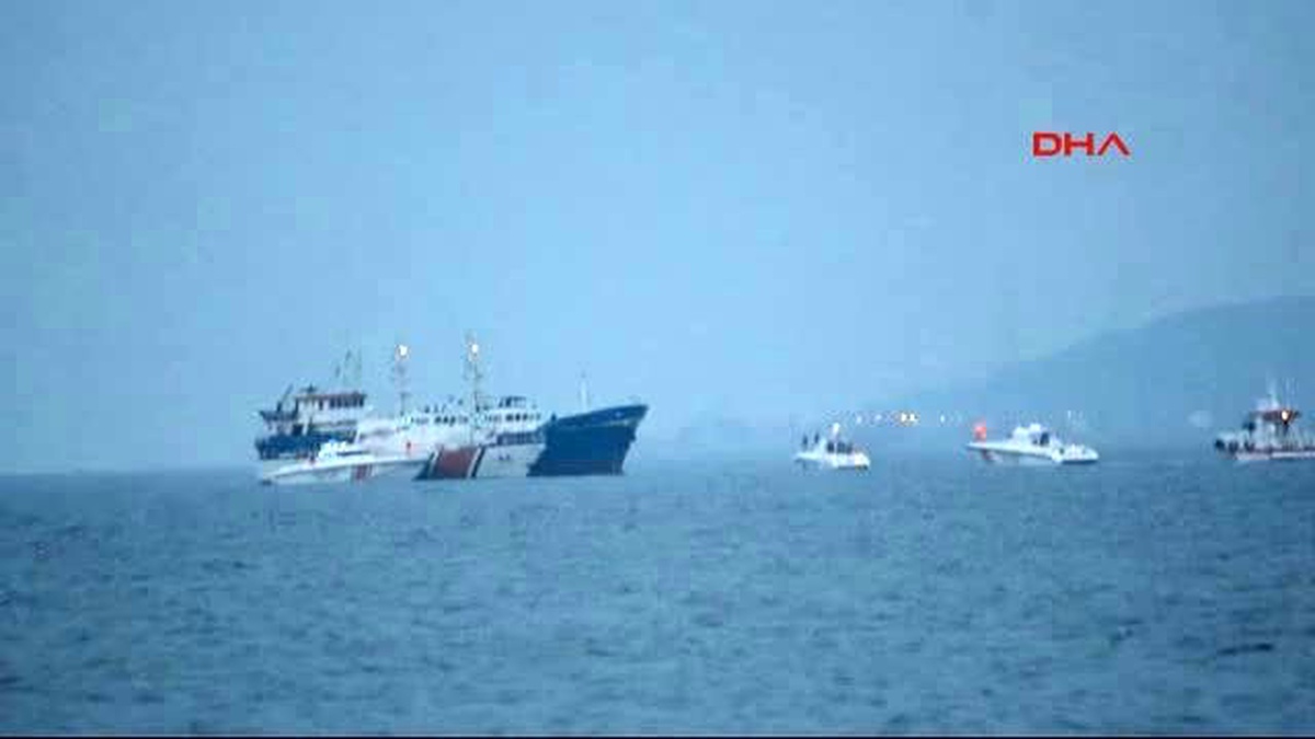 Çanakkale Boğazı\'nda \'Mülteci Gemisi\' ile Kovalamaca
