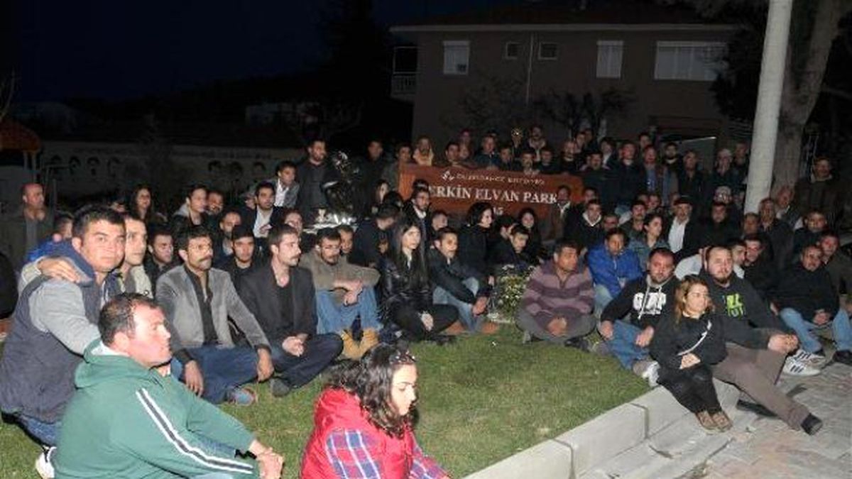 CHP\'li Gençlerden Berkin Elvan Nöbeti