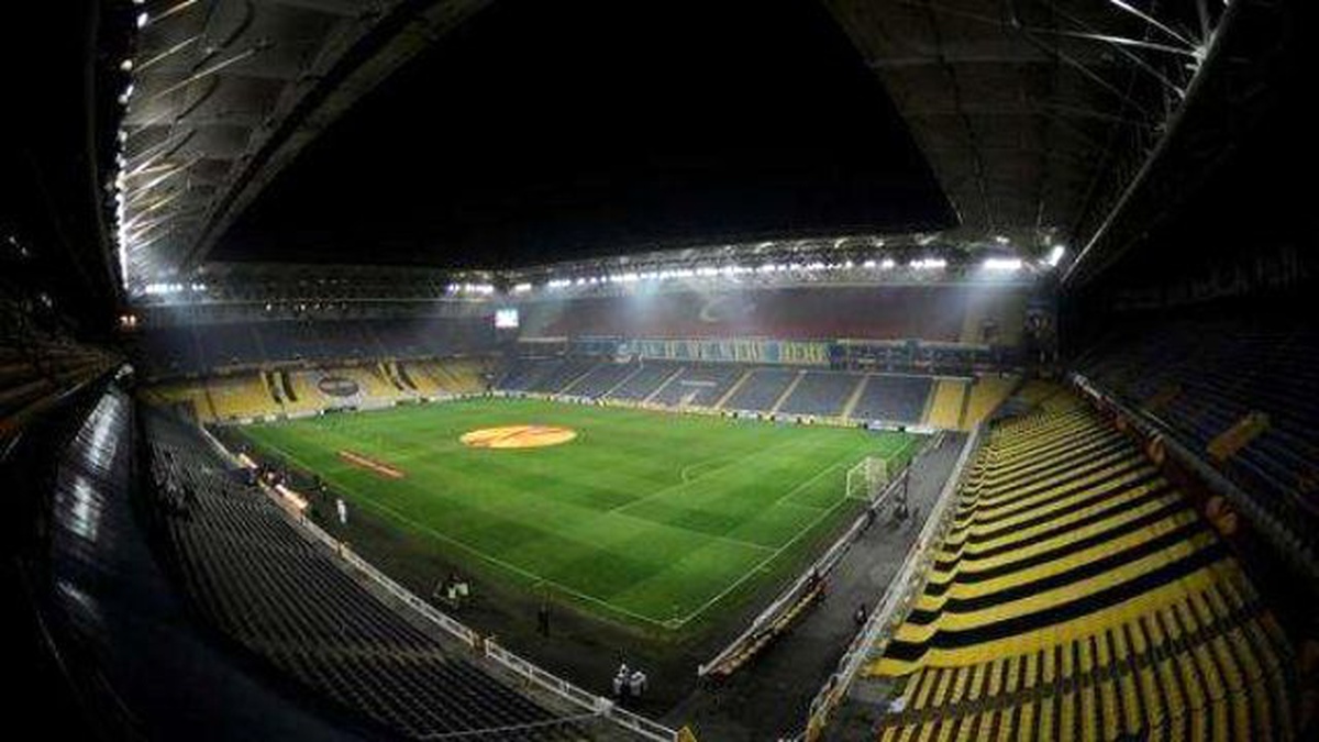 Derbide Fenerbahçe\'ye Tribün Kapatma Cezası!