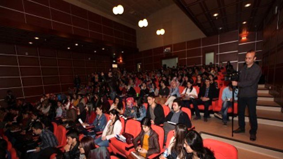 Dil Politikaları Tartışıldı