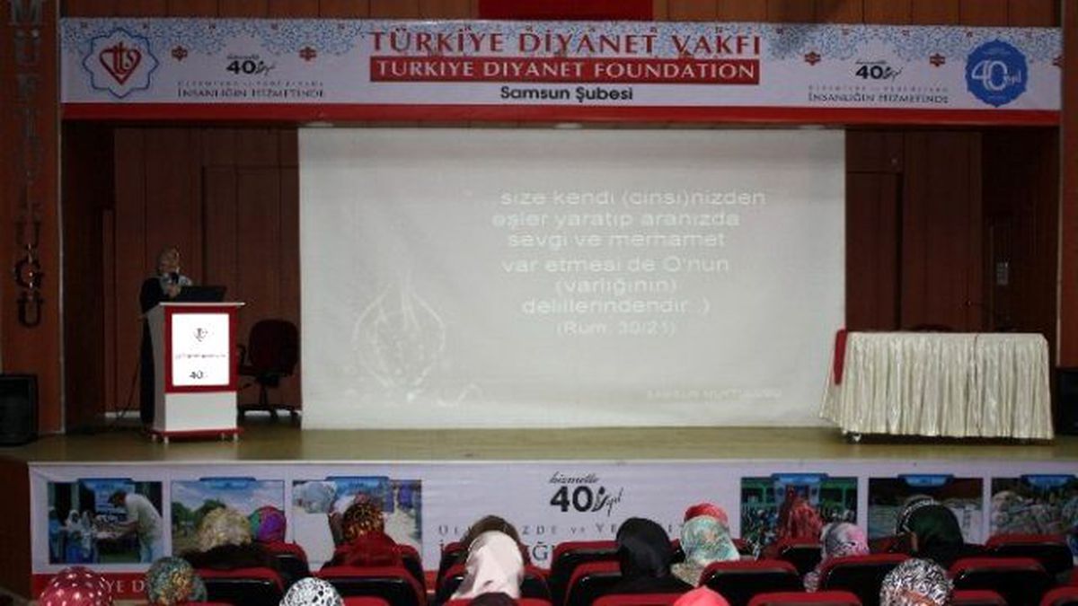 Elmacı: "Kadın Olmak Her Halükarda Zor"