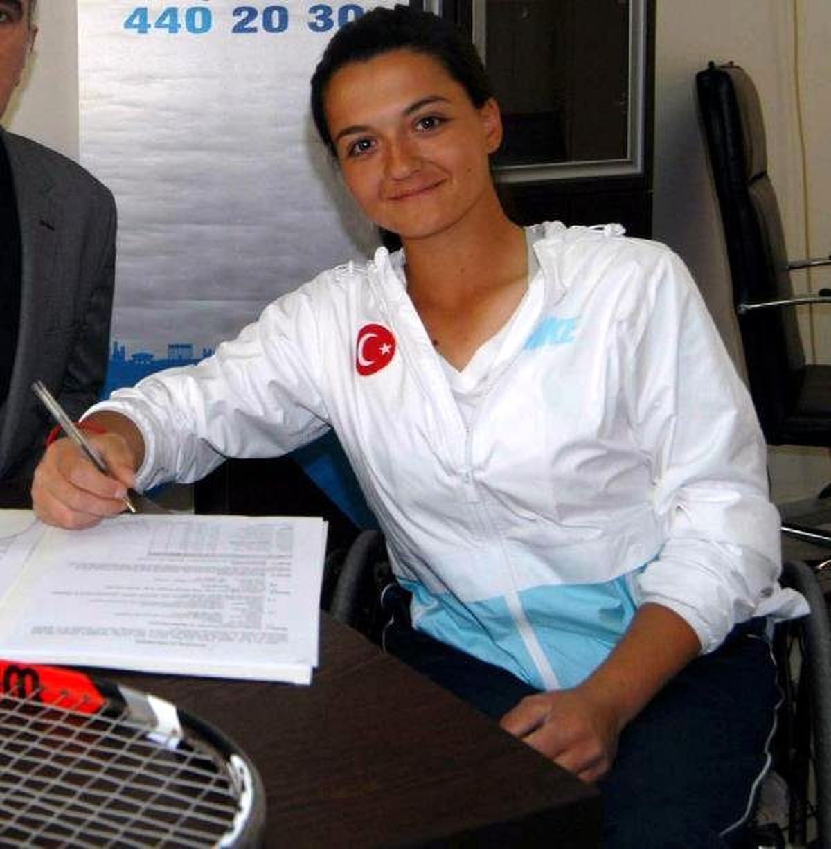 Engelli Tenişçi Büşra\'nın, Olimpiyat Yolunda Büyük Başarısı