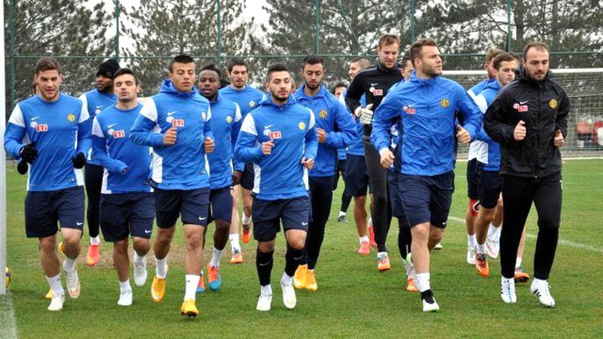 Eskişehirspor\'da Mersin İdmanyurdu Hazırlıkları Sürüyor
