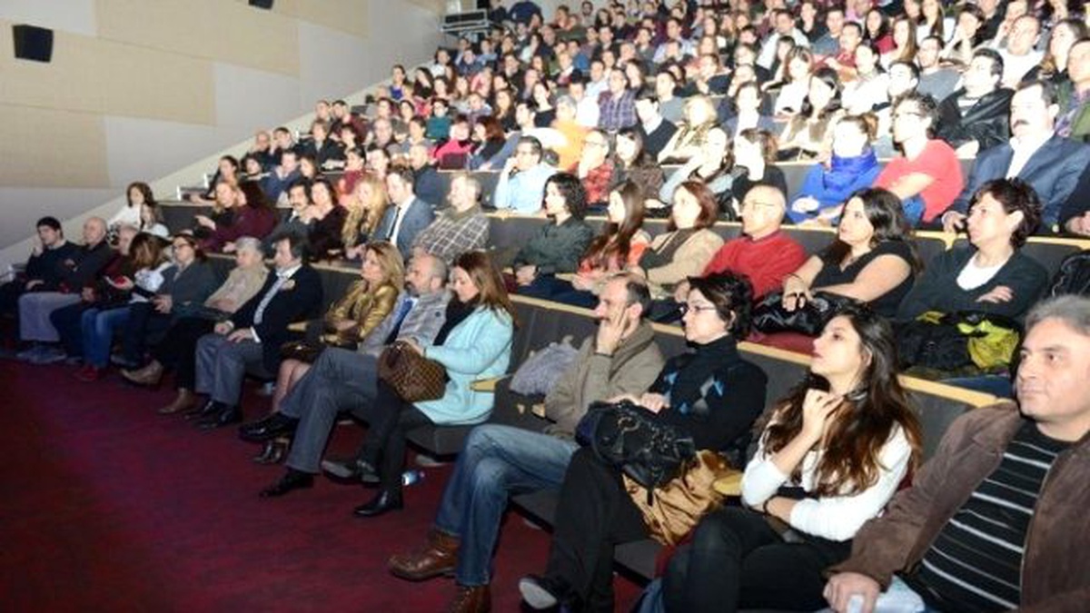 Fredrika Stahl Hayranlarını Büyüledi