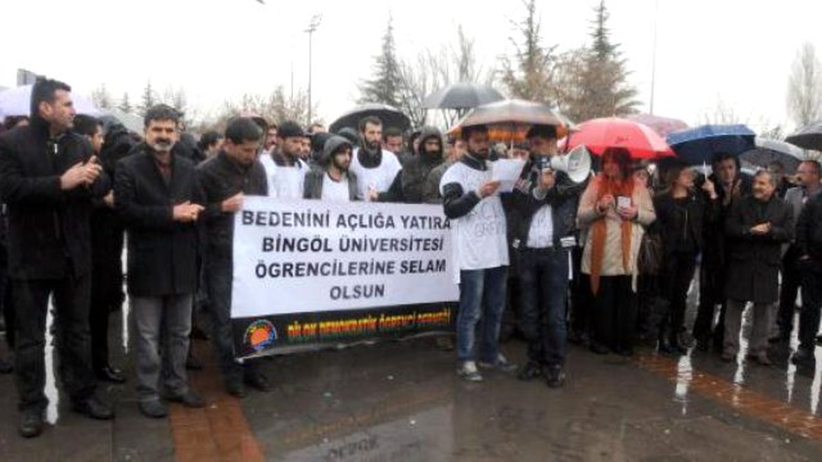 Gaziantep\'te Üniversiteli Öğrenciler Açlık Grevine Son Verdi