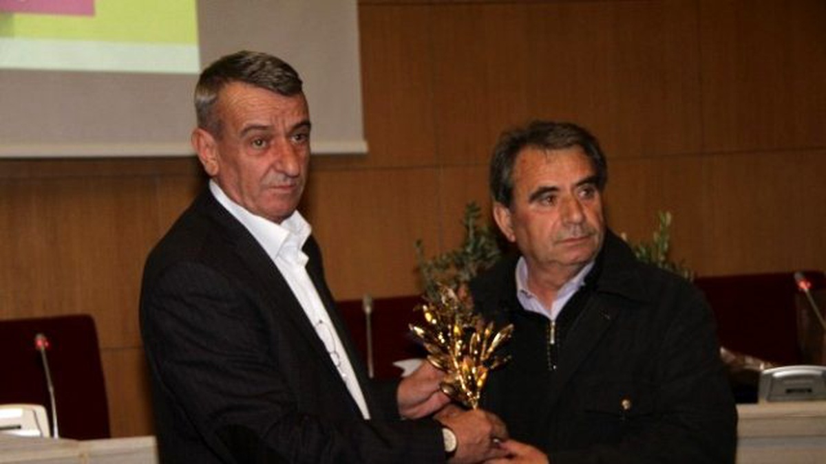 Gaziemir\'de Barışa Uzanan Eller