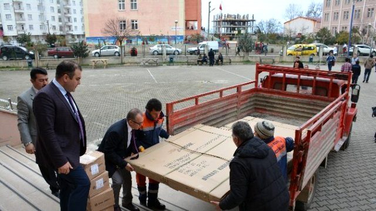 Görele Belediyesi\'nden Okullara Tenis Masası Desteği