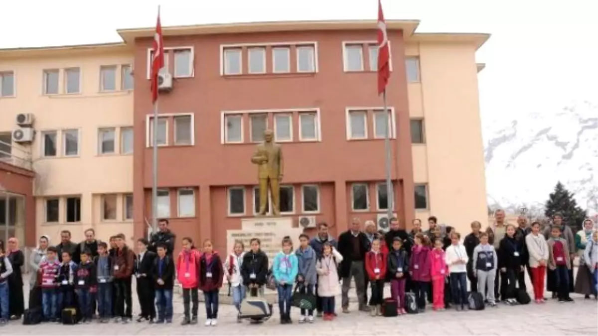 Hakkarili 50 Öğrenciye 4 Günlük Ankara Gezisi