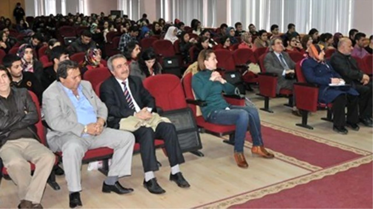 İnönü\'de "Urumçi\'den Kaşgar\'a Doğu Türkistan" Konferansı