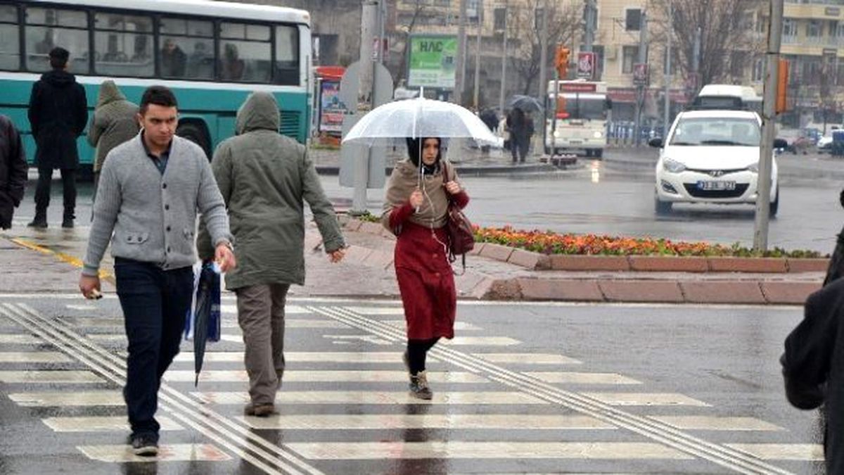 Kayseri\'de Yağan Yağmur Etkili Oldu
