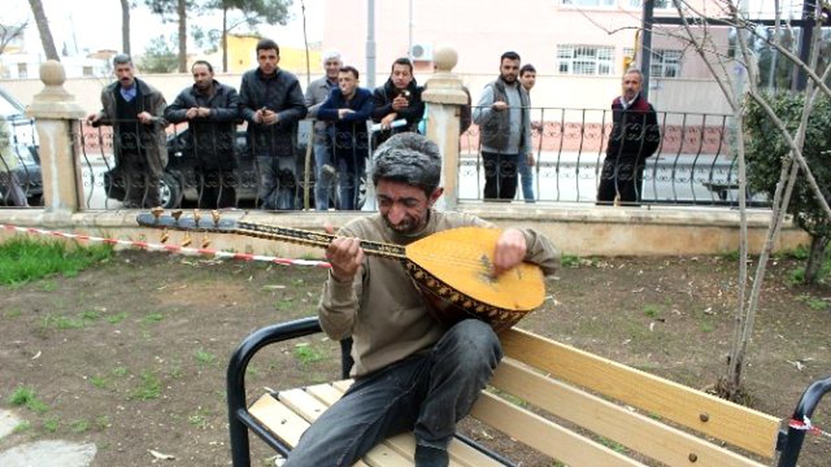 Kobanili Halk Ozanının Hali Yürekleri Burkuyor