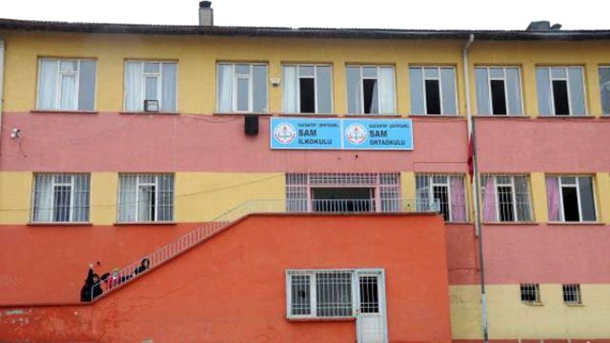 Okulda Kalorifer Kazanından Çıkan Dumandan Öğrenciler Zehirlendi