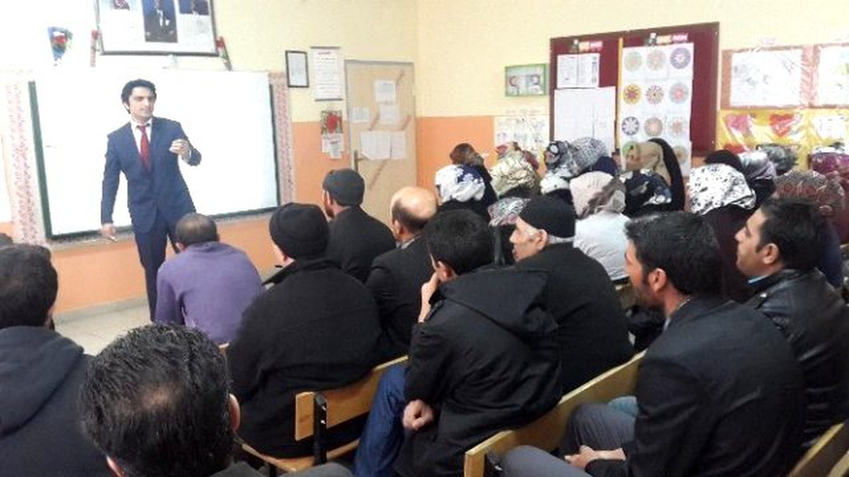 Pasinler 13 Mart İlkokulundan Velilere Seminer