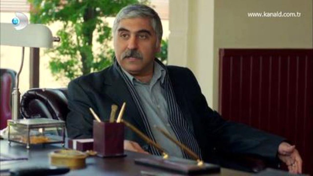 Poyraz Karayel 10. Bölüm - Koynunda Bir Yılan Var!