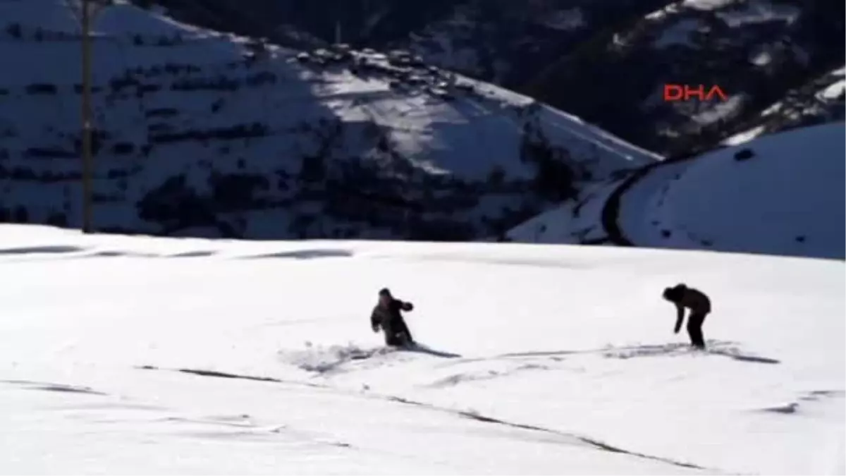 Rize Milli Snowboardcular Petranboard ile Kayamadı