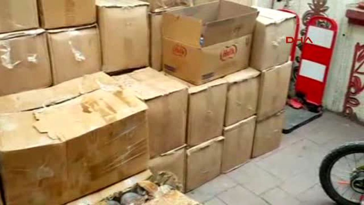 Sakarya?da Sahte Bandrollü 2600 Şişe İçki Ele Geçirildi