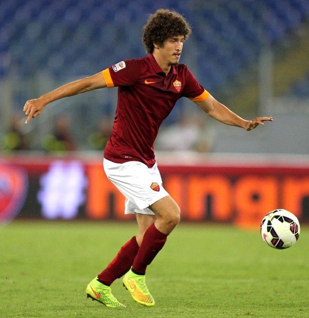 Salih Uçan\'dan U-12 İzmir Cup\'a Destek