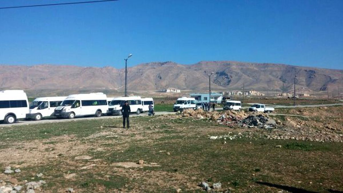 Servis Araçları Yol Kapatma Eylemi Gerçekleştirdi