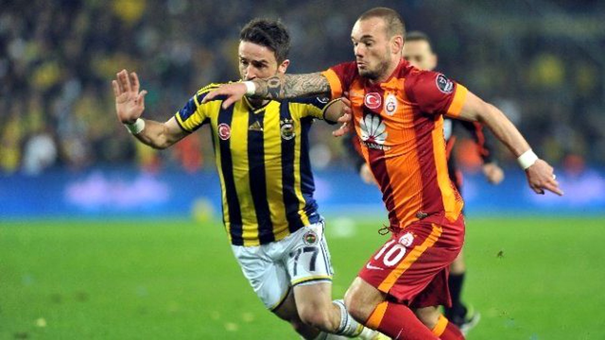 Sneijder, Fenerbahçe\'ye Attığı O Golleri Unutamıyor