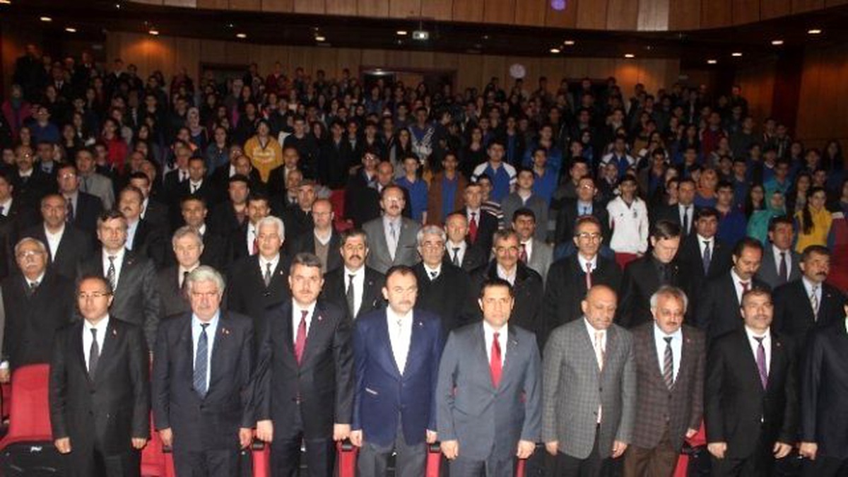 Taş Mektepliler Mehmet Akif Ersoy\'u Andı