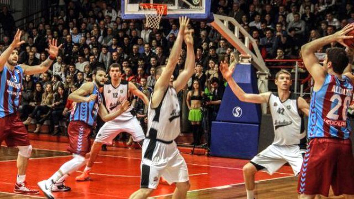 Trabzonspor Medical Park, Eurochallenge Cup\'da Final-Four\'a Yükseldi