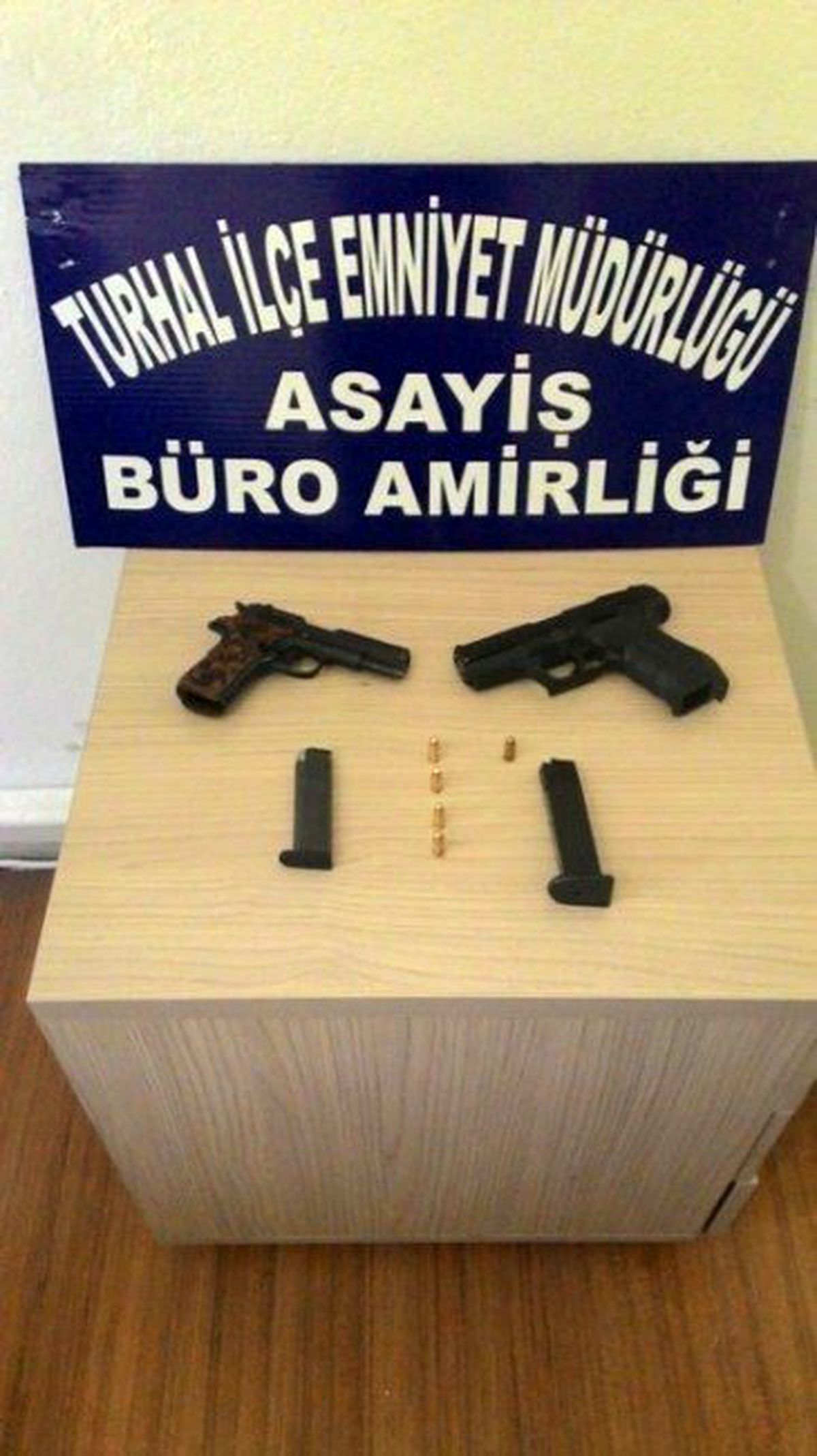 Turhal\'da 2 Adet Ruhsatsız Tabanca Ele Geçirildi