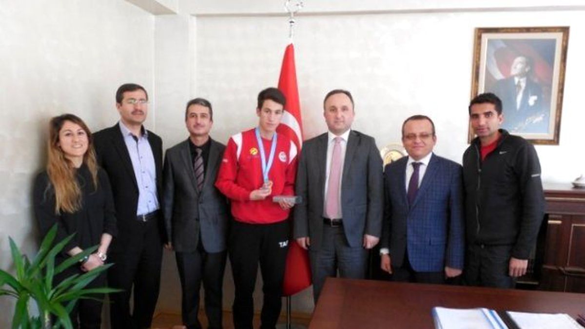 Üç Adım Atlamada Türkiye Üçüncüsü Oldu