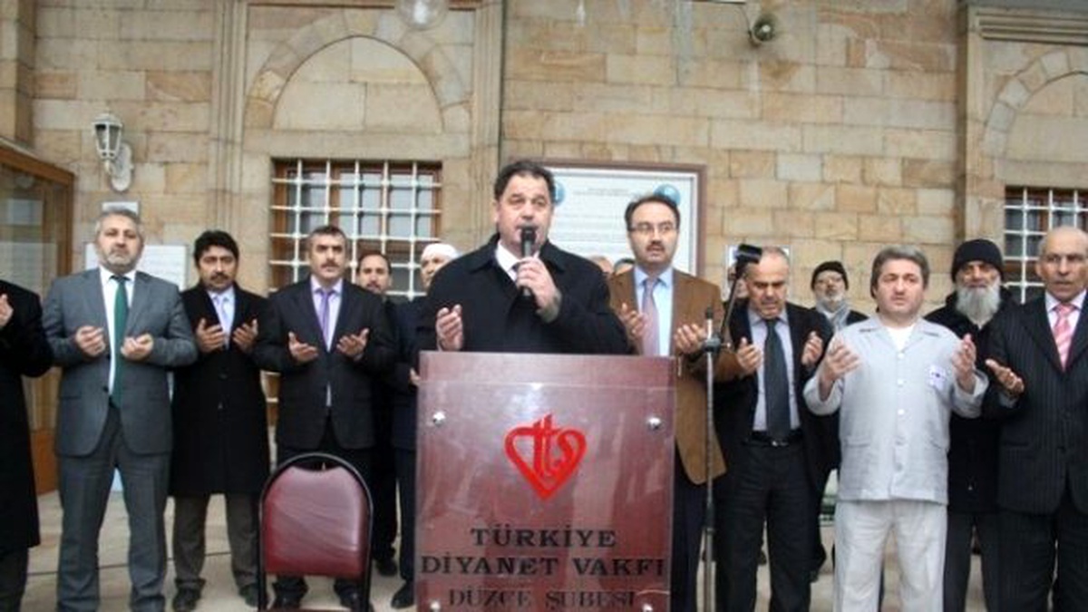 Umreciler Kutsal Topraklara Dualarla Uğurlandı