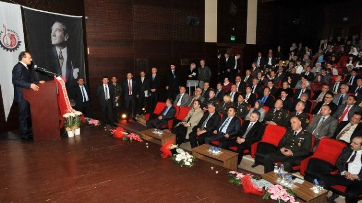Uşak\'ta İstiklal Marşı\'nın Kabülü ve Mehmet Akif Ersoy Anma Programı
